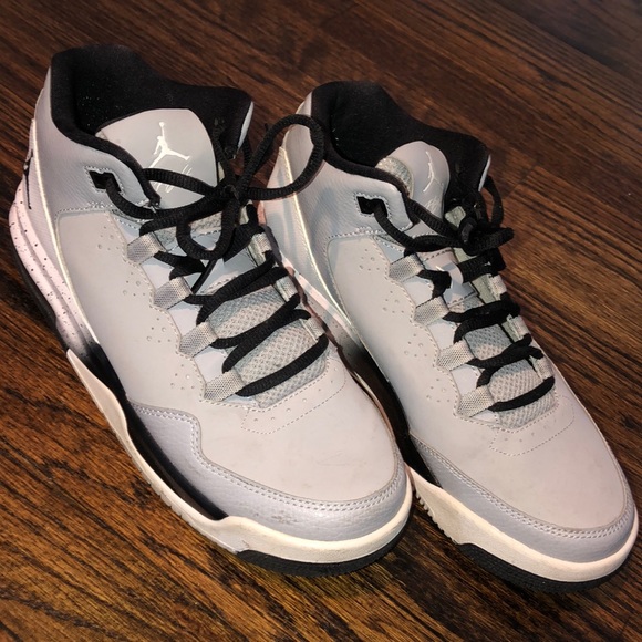 youth jordan sneakers